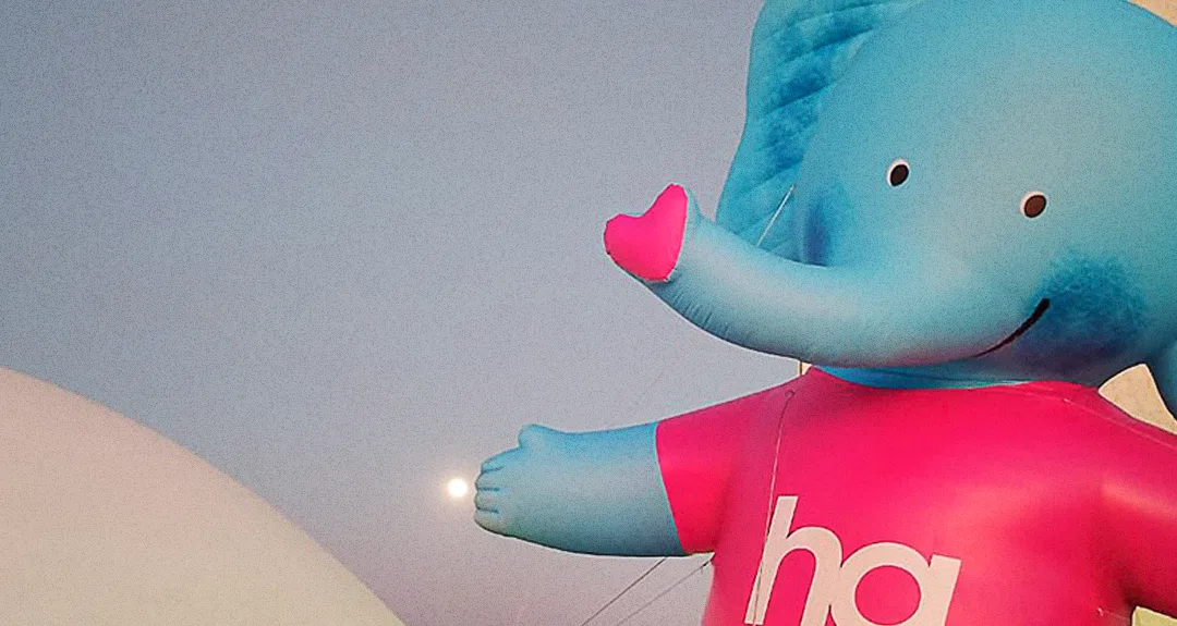 HA leva Mamu gigante na cúpula do Congresso Nacional